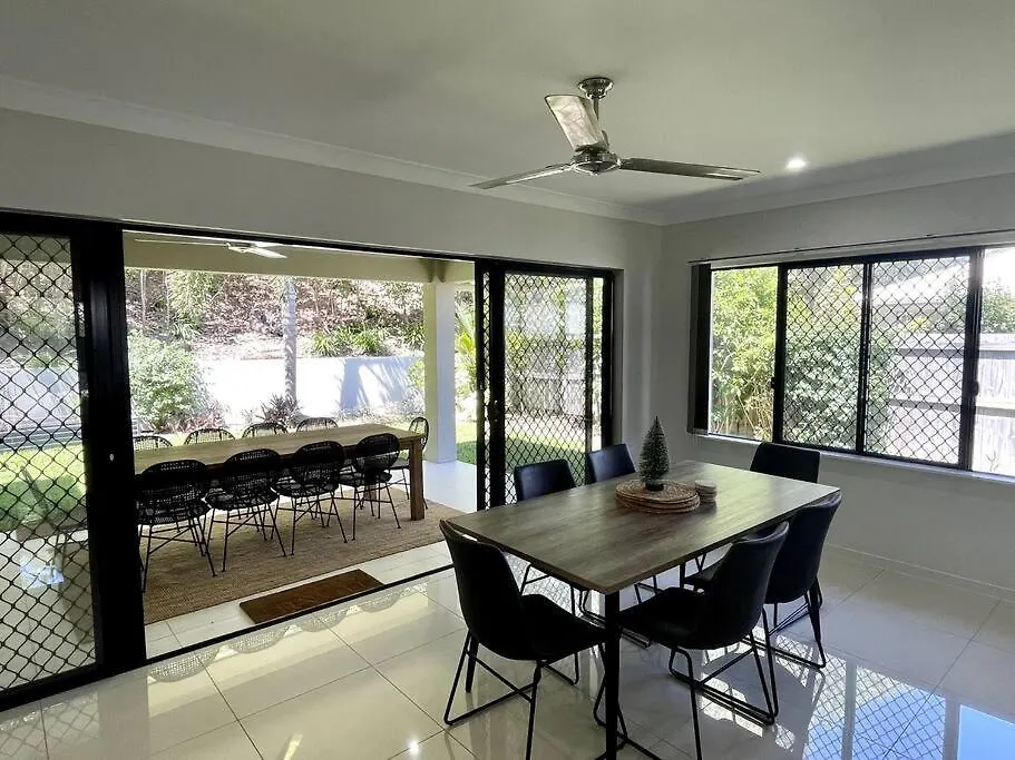 Casa vacanze New Pool Now Open! - Trinity Beach Haven - Luxury 4 Bedroom Home, Steps To The Beach, Surrounded By Mountains