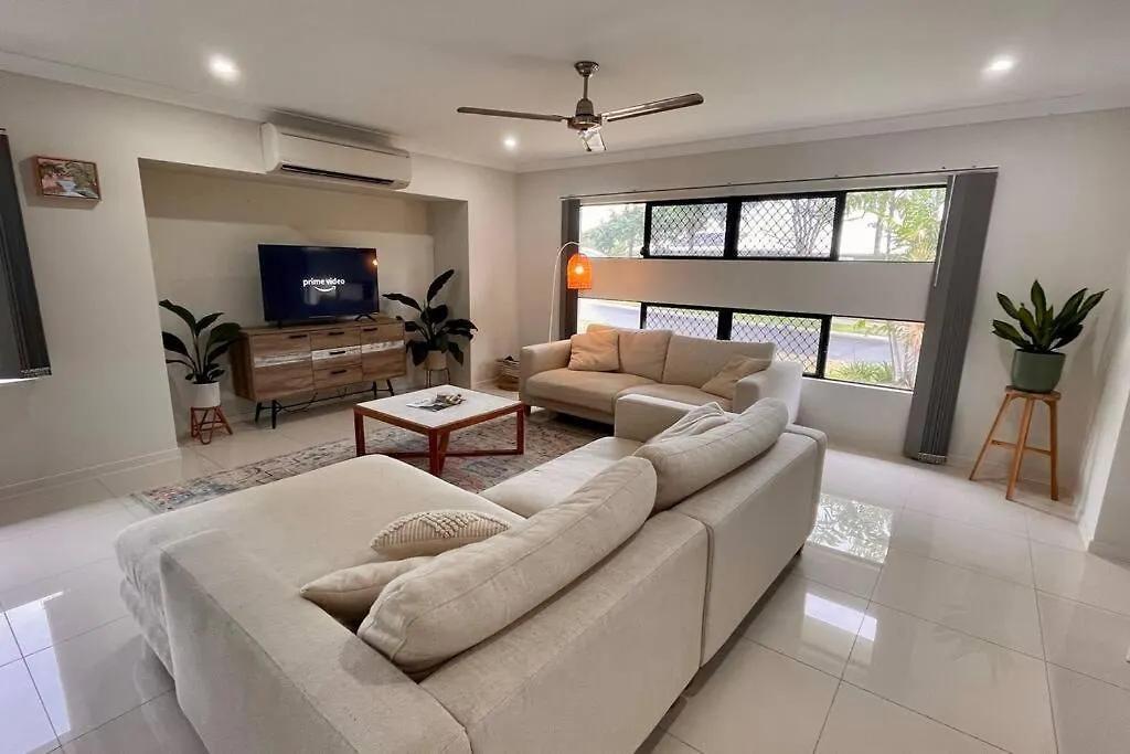 New Pool Now Open! - Trinity Beach Haven - Luxury 4 Bedroom Home, Steps To The Beach, Surrounded By Mountains 0*,  Australia